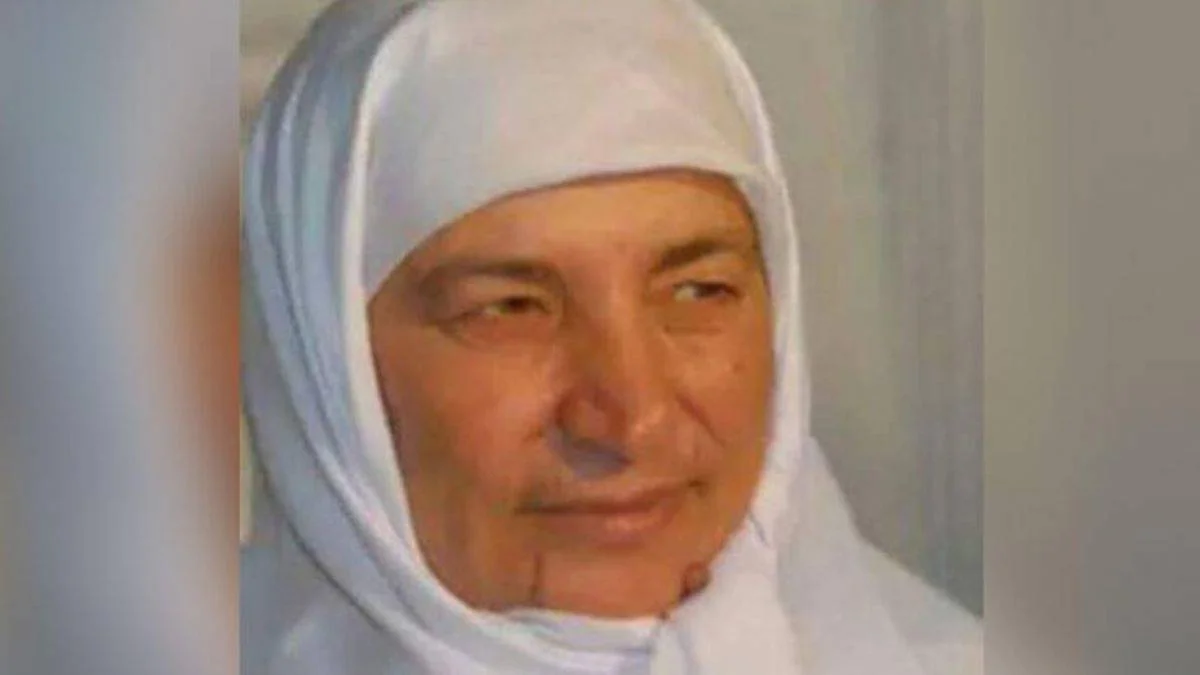 Akrabasını 34 yerinden bıçaklayıp bilezik ve parasını gasbetti