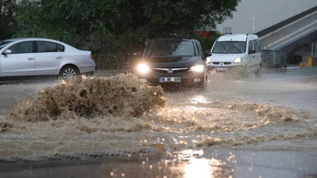 Ankara'da bugün hava nasıl? 6 Ağustos Cumartesi hava yağmurlu mu? Ankara'da yağmur saat kaçta başlayacak, ne zaman bitecek?