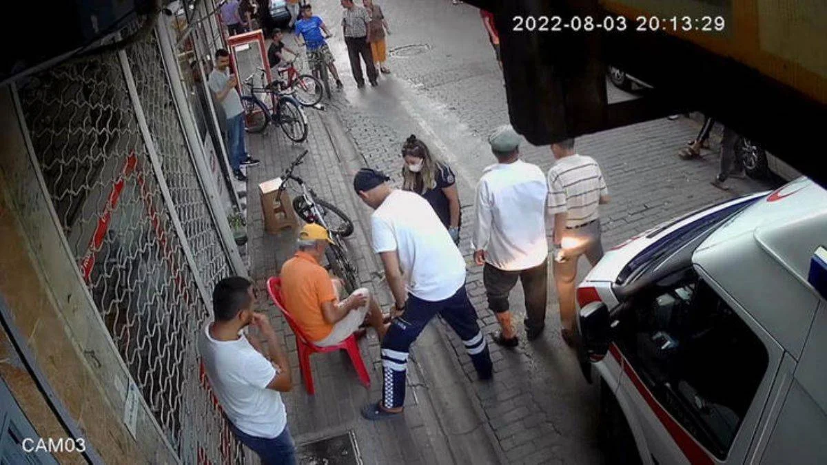 Başıboş köpekler bisikletlilere saldırdı