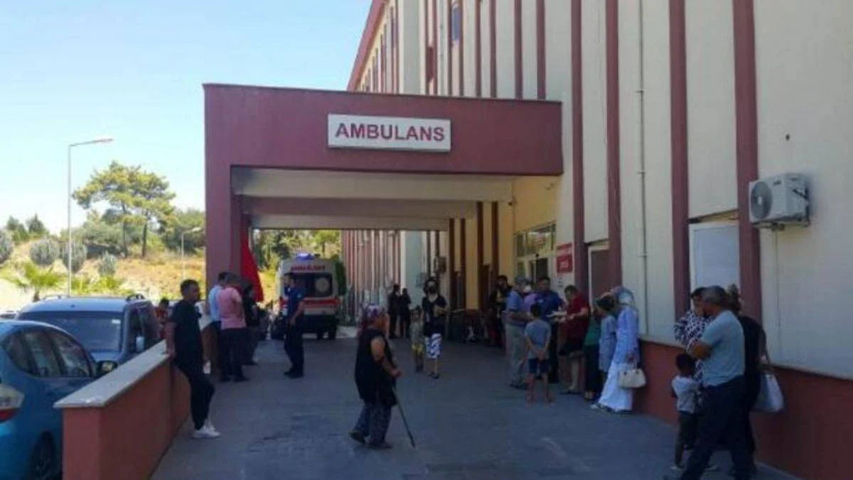 Bıçaklı kadın hastaneyi birbirine kattı! 1'i jandarma 4 yaralı