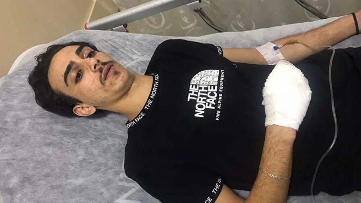 Birbirlerini yaraladıkları ortaya çıkınca sınır dışı edildiler