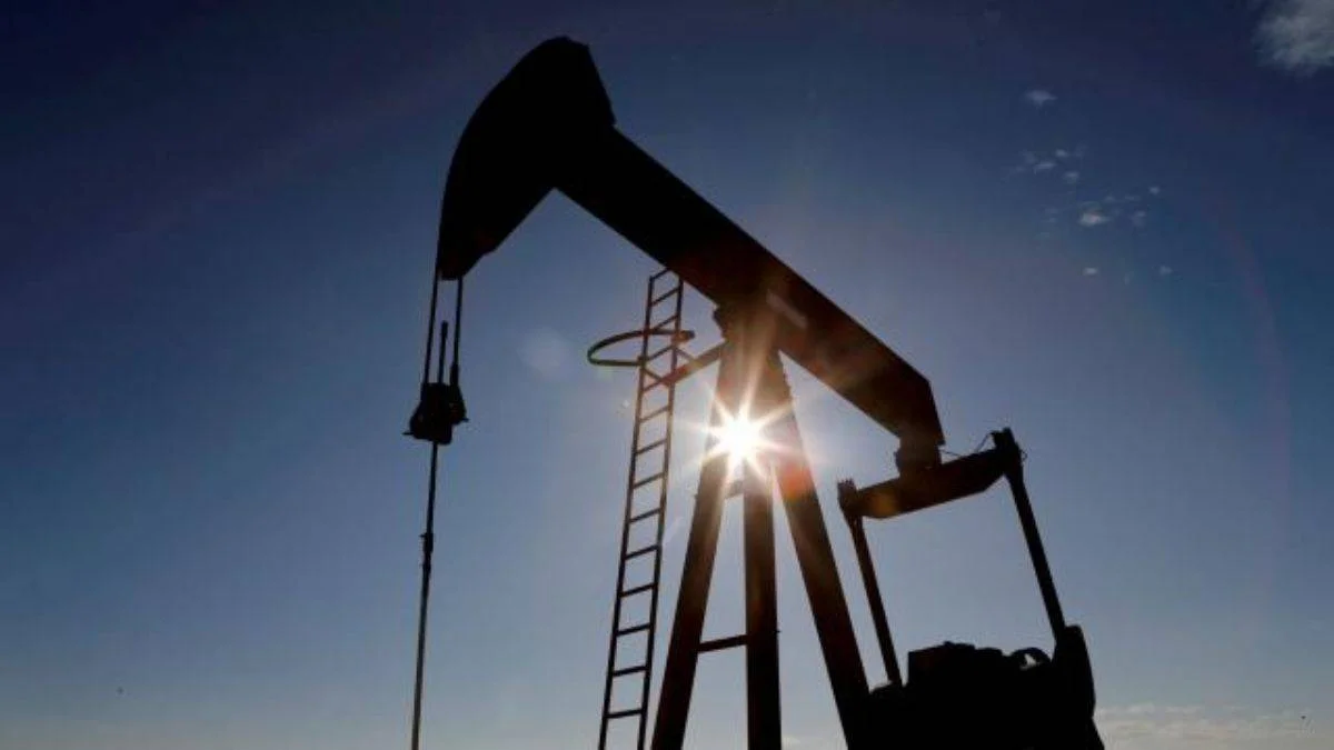 Brent petrolün varil fiyatı 98,69 dolar