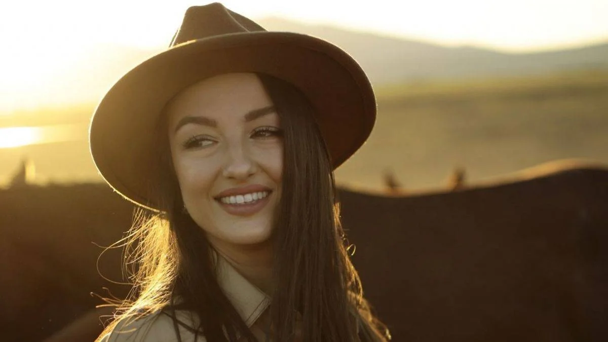 Cansu Efe Kimdir?