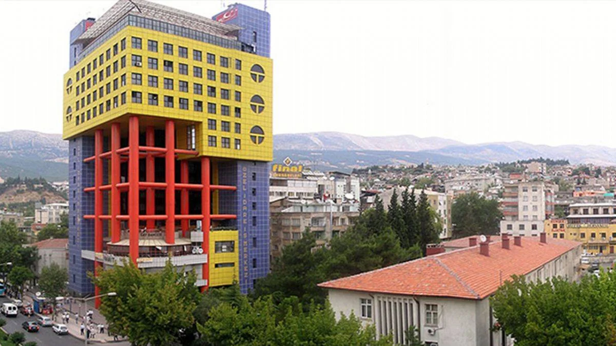 Dünyanın en saçma binası nerede? Dünyanın en saçma binası hangi ilde?