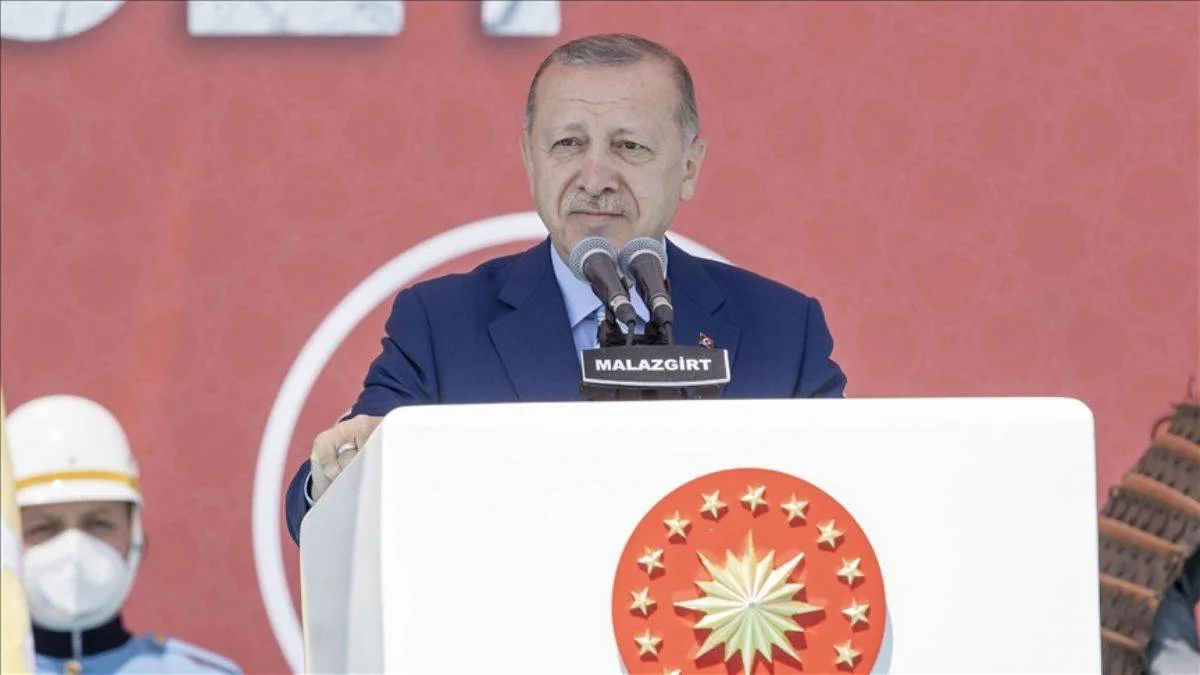 Erdoğan Ahlat'tan seslendi: Bir gece ansızın...