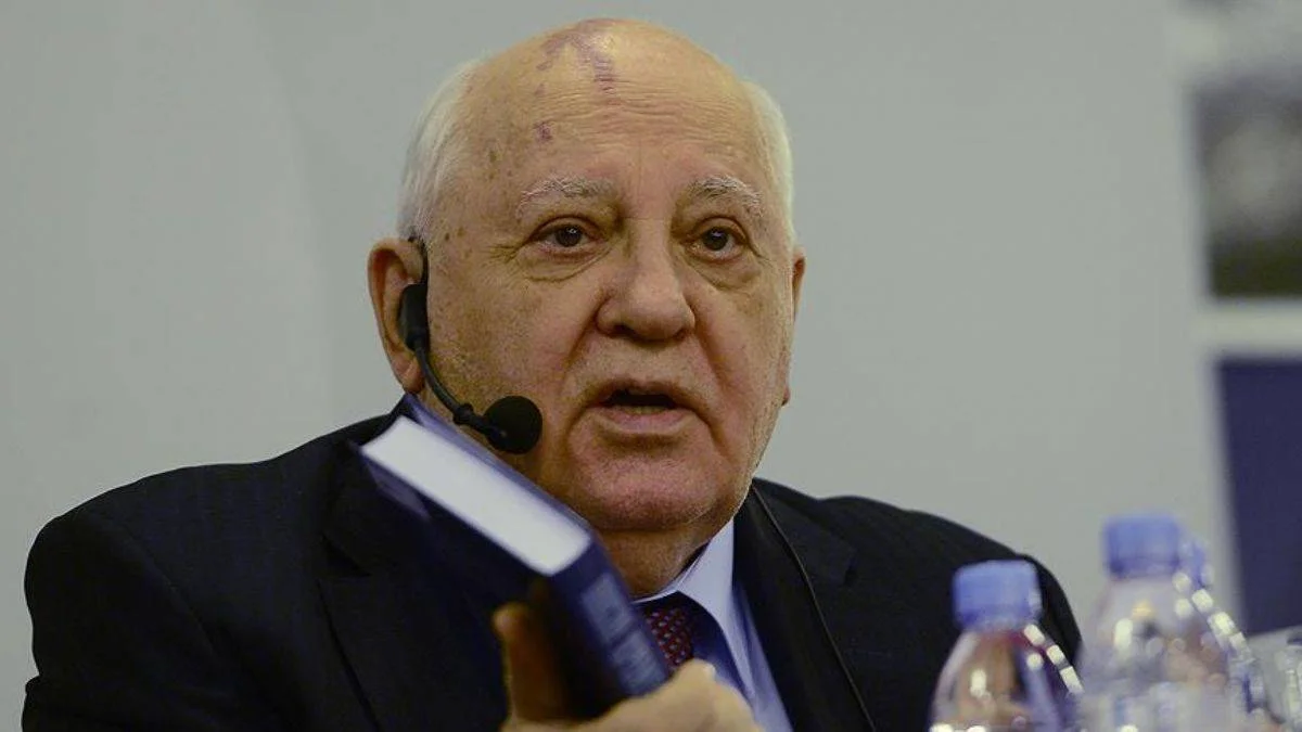 Gorbaçov hayatını kaybetti