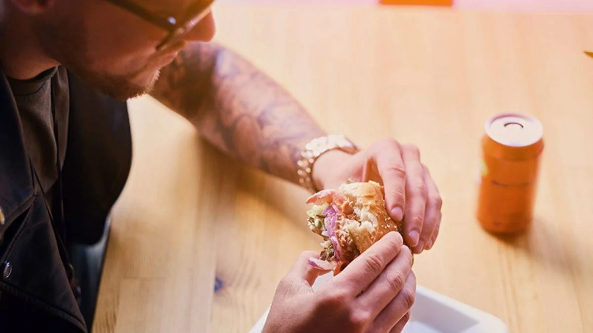 Her gün hamburger ve patates kızartması yiyenlerde Alzheimer riski artıyor