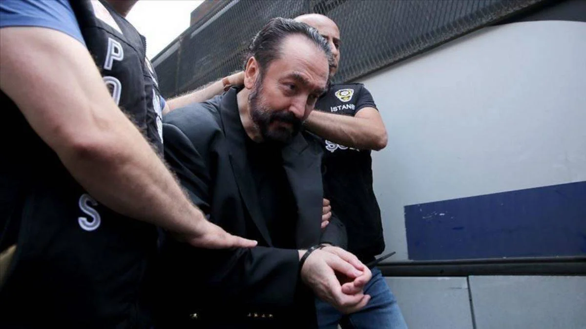 İstanbul'da ''Adnan Oktar'' operasyonu