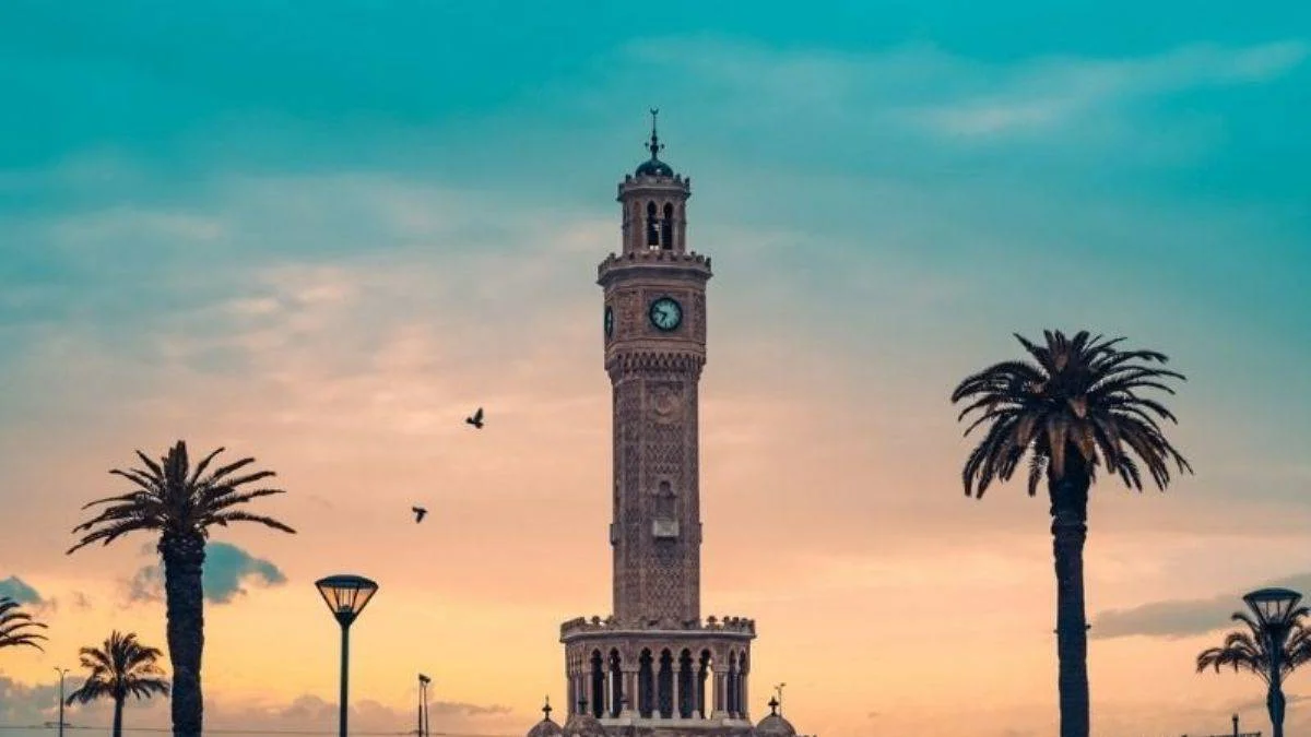 İzmir Haftalık Namaz Vakitleri Neler? İzmir Aylık Ezan Vakti