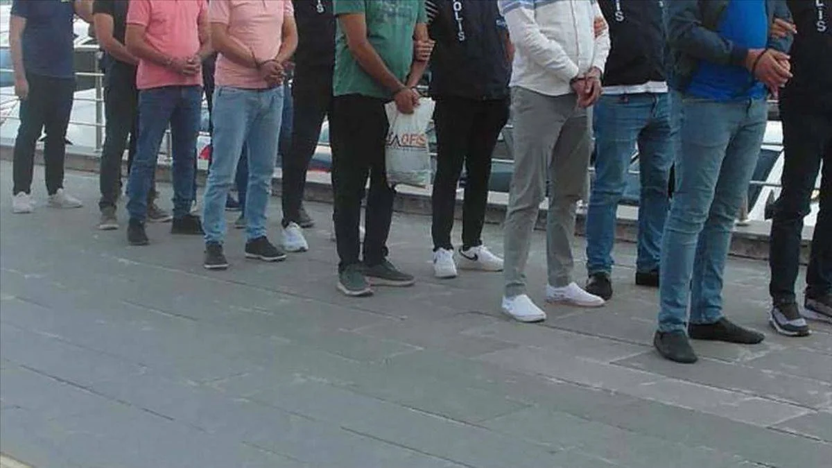 'KPSS' etkisi; FETÖ'den 11 gözaltı