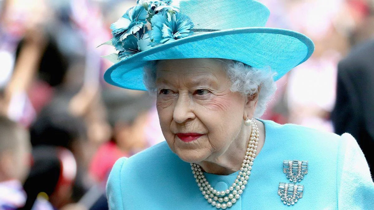 Kraliçe Elizabeth'ten beklenmeyen hareket! Sağlığı kötüye mi gidiyor?