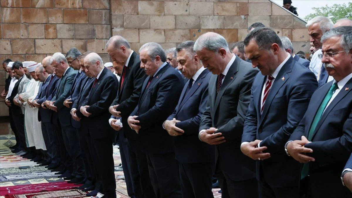 Malazgirt'te cuma namazı