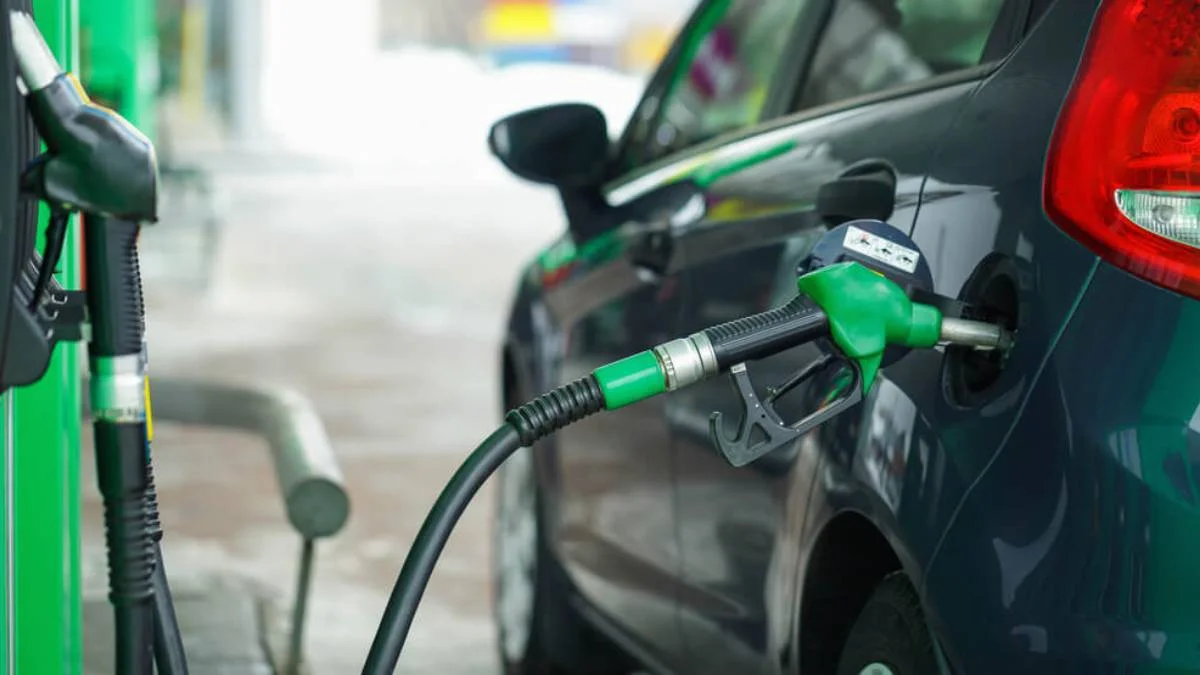 Mazota indirim var mı? 31 Ağustos Benzin ve motorine indirim yapıldı mı? Bu gece mazot ve benzine zam geldi mi?