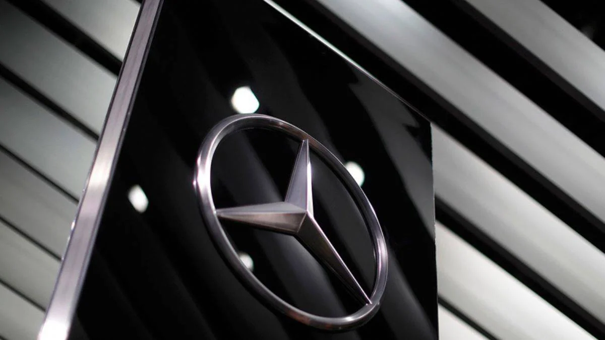 Mercedes binlerce aracını geri çağırdı: Yangın riski!
