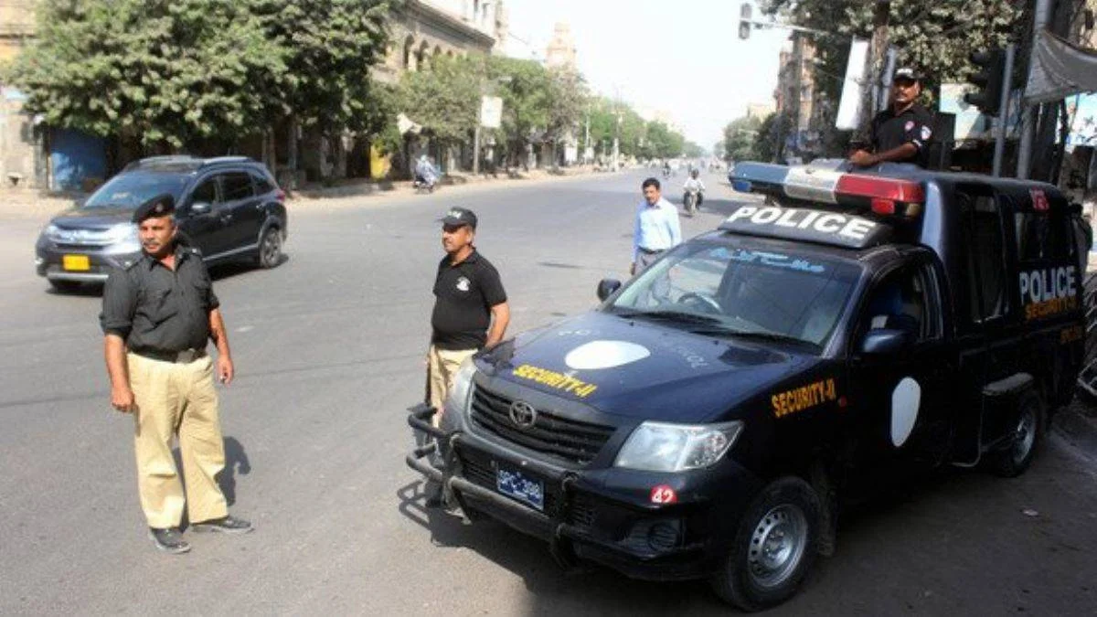 Pakistan'da emniyet müdürlüğünde patlama: 2 ölü