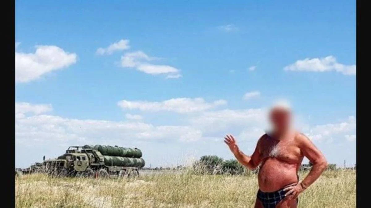Rus turist yanlışlıkla silahların yerini ifşa etti, Ukrayna alay etti