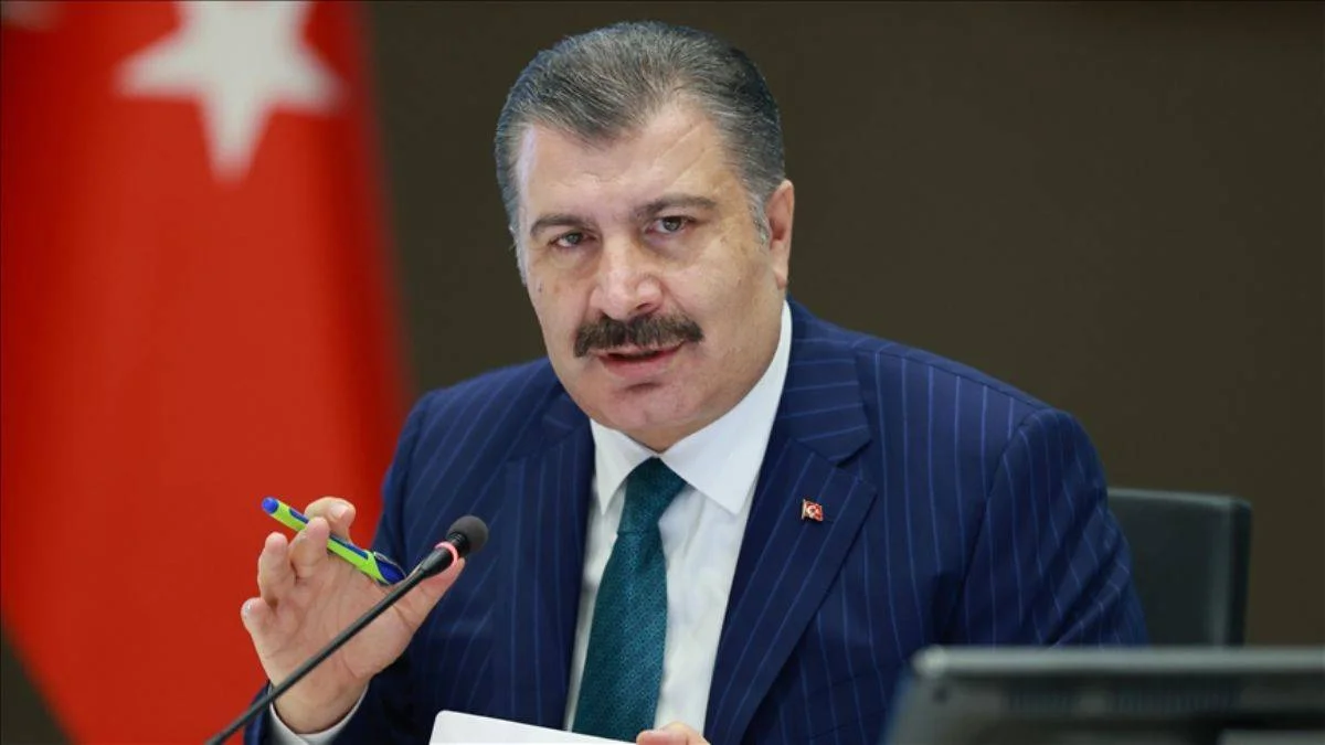 Sağlık Bakanı Covid-19 testinin pozitif çıktığını açıkladı