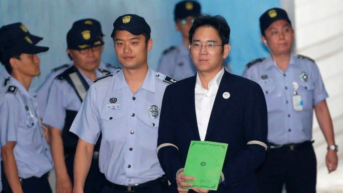 Samsung yöneticisi Lee'nin 30 ay hapis cezası kaldırıldı