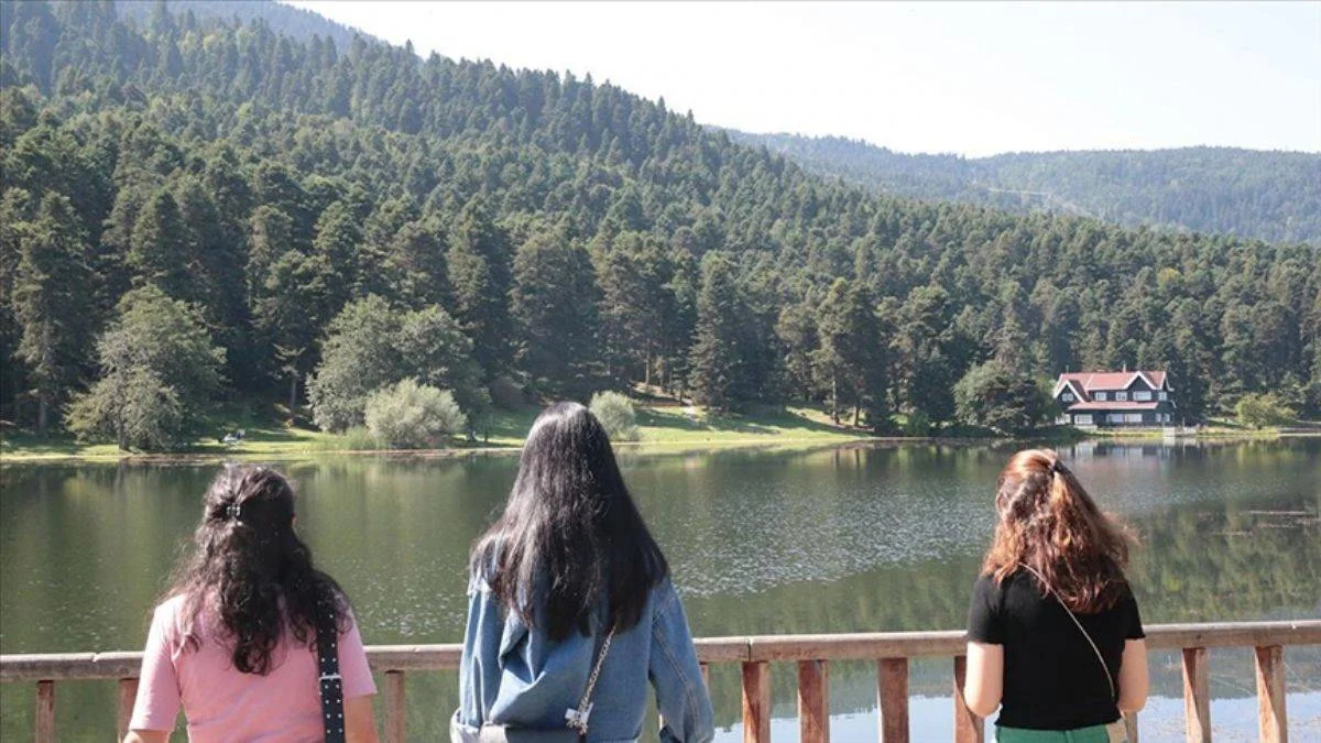 'Seyahatsever' gençler Bolu ve Karabük'ü geziyor