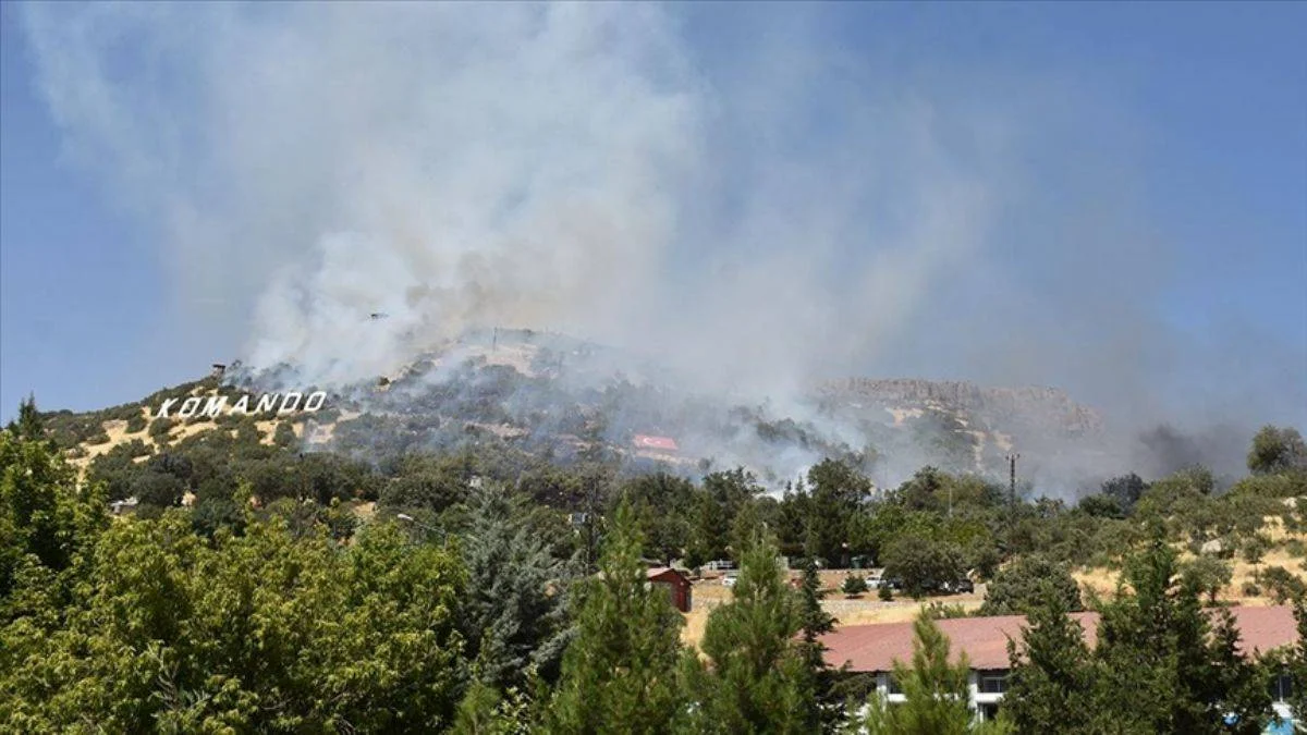 Şırnak'ta askeri araç devrildi: 10 yaralı... Mühimmat deposunda patlama