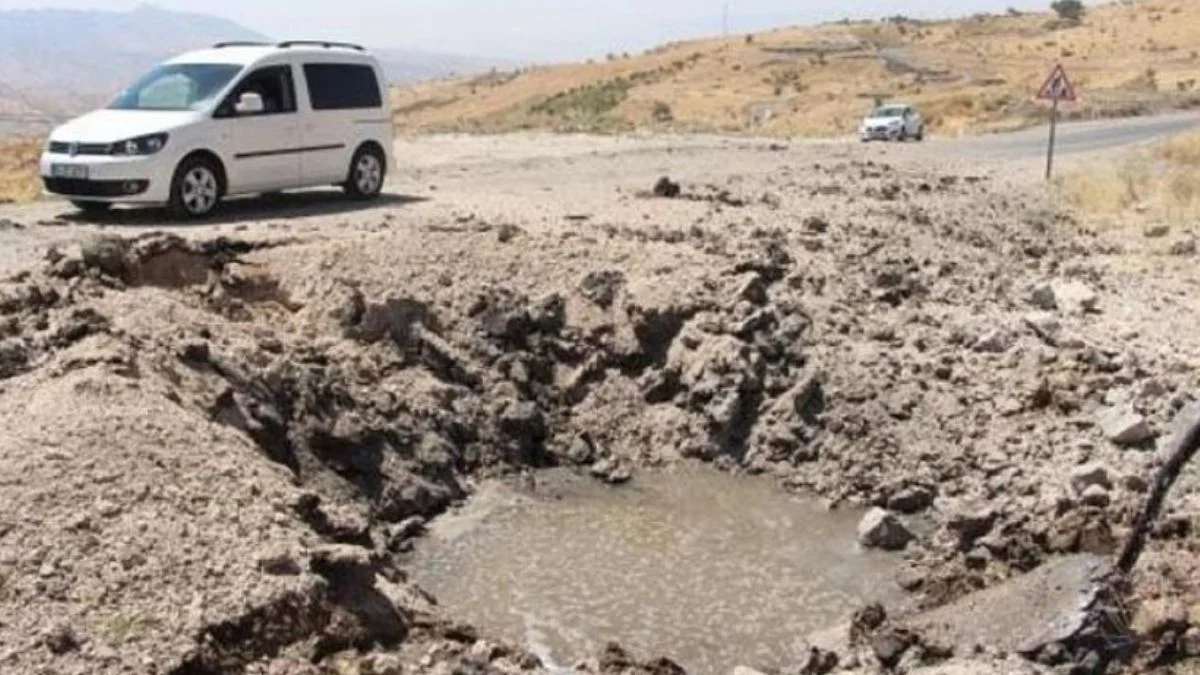 Şırnak'ta askeri aracın geçişi sırasında patlama