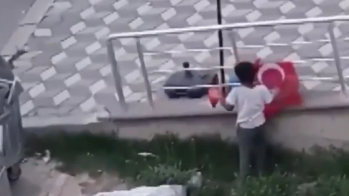 Suriyeli çocukların Türk bayrağı hassasiyeti