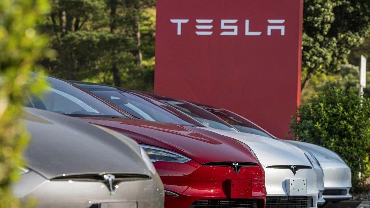 Tesla'yı zora sokacak iddia! Yapay zeka için kişisel veri mi topluyor?