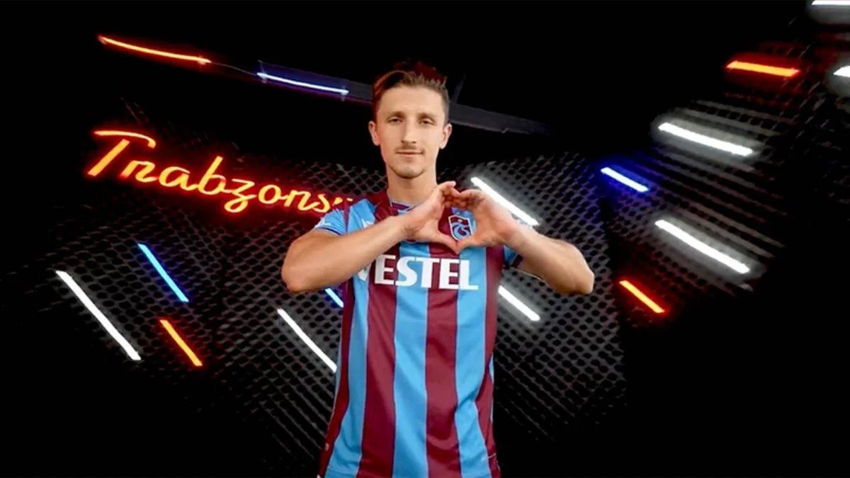 Trabzonspor Enis Bardhi'yi transfer etti