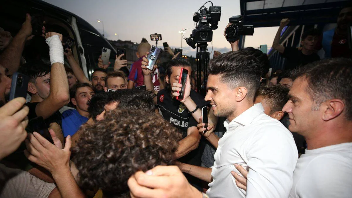 Trabzonspor'un yeni transferi Bartra'ya coşkulu karşılama