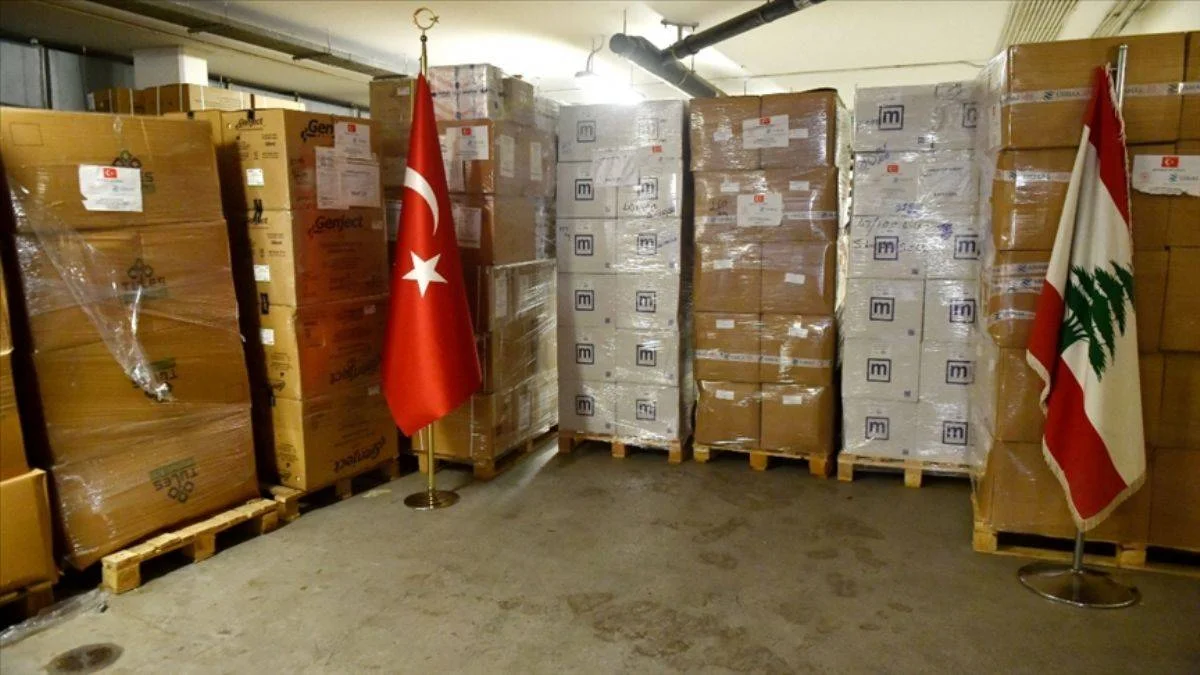Türkiye, Arap ülkesine 90 ton tıbbi malzeme ve ilaç hibe etti