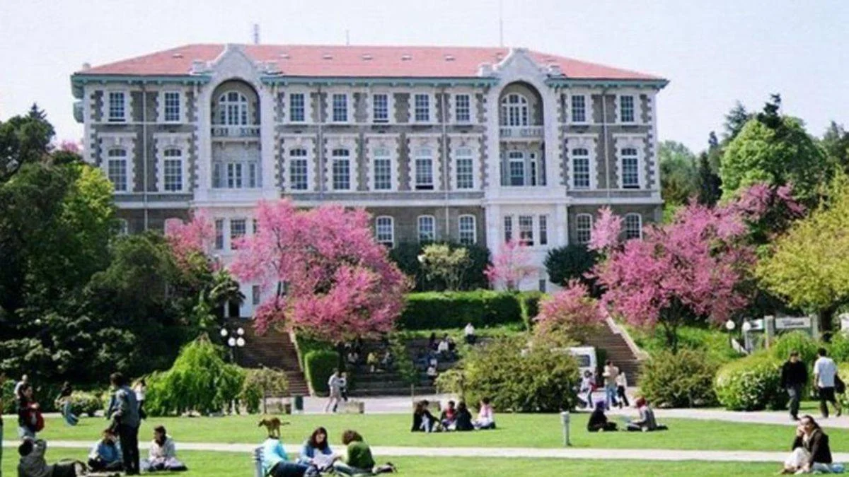 YKS'de ilk 1000'e giren öğrencilerden 773'ü Boğaziçi Üniversitesi'ni tercih etti