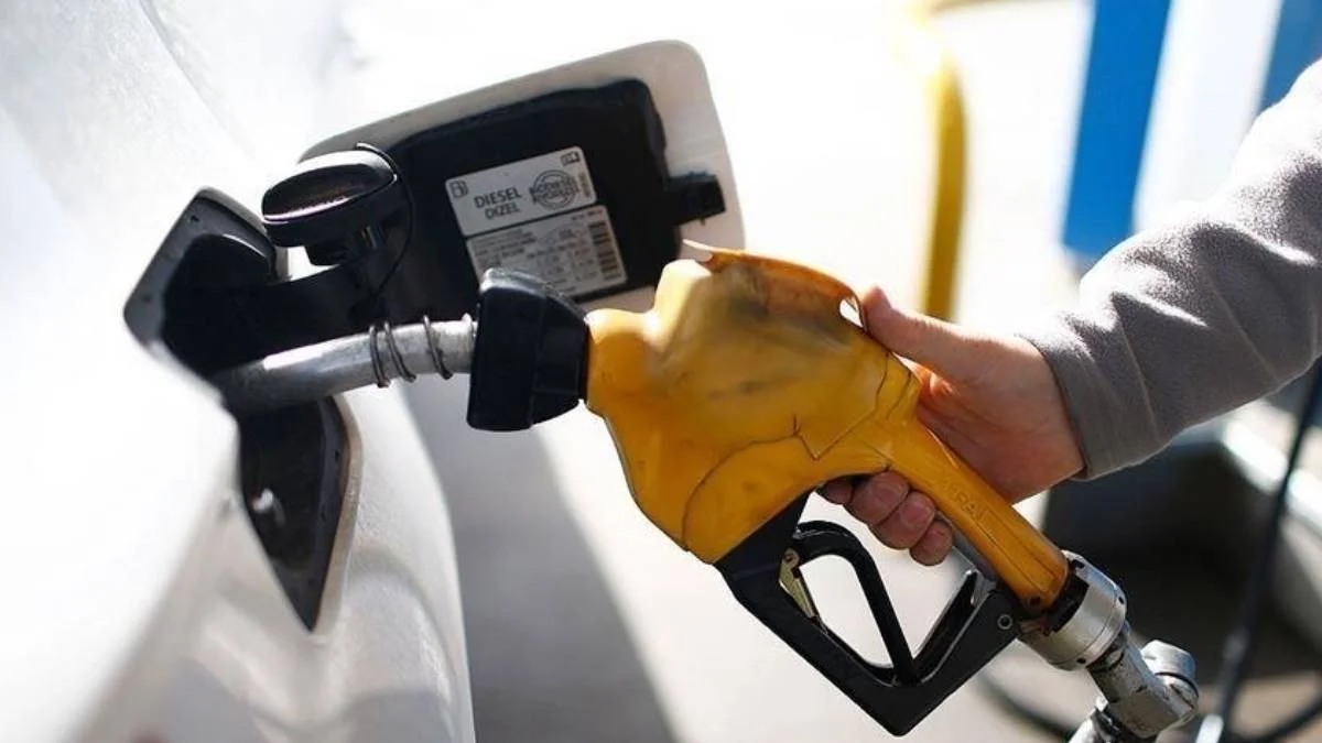 16 Eylül benzine ve mazota zam var mı? Bu gece Benzin-Mazot (motorin) indirim gelecek mi? Akaryakıta indirim ve zam yapılacak mı?