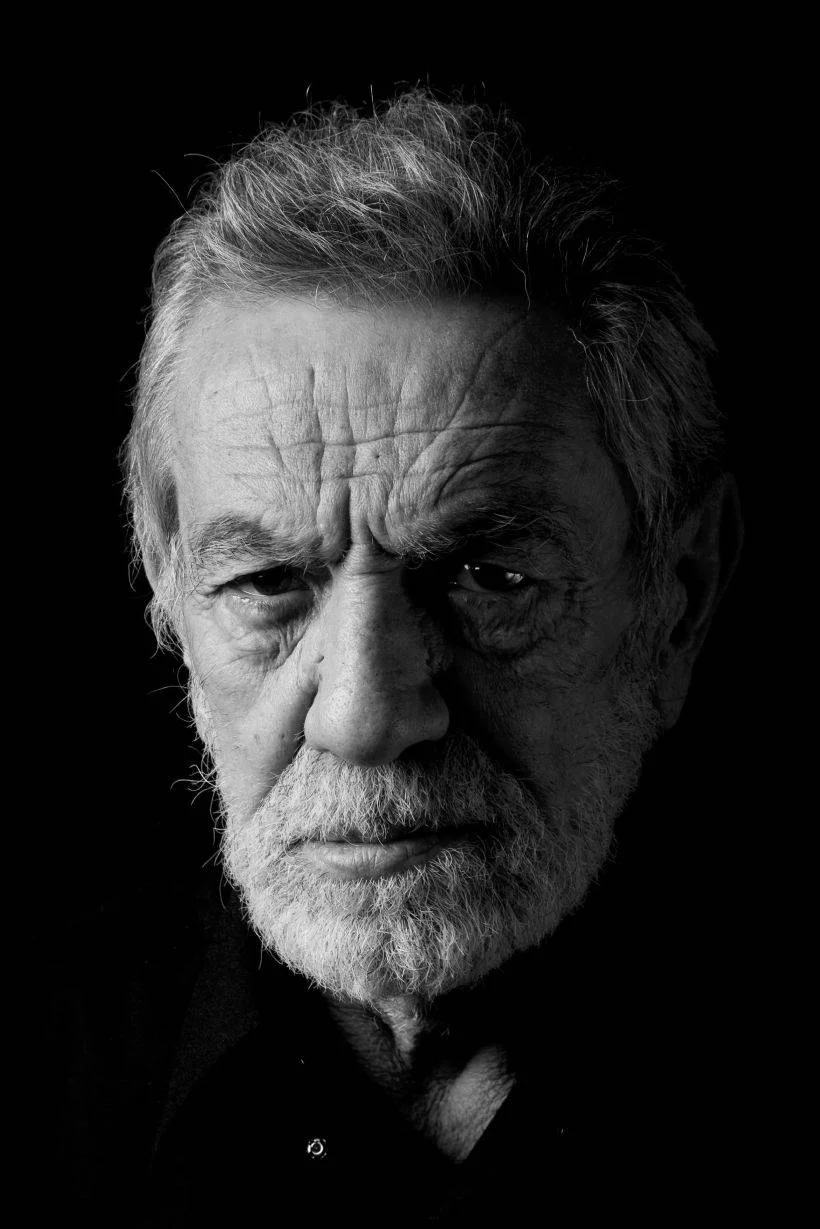 Aydemir Akbaş Kimdir, Nerelidir? Aydemir Akbaş'ın Yer Aldığı Dizi Ve Filmler Neler?
