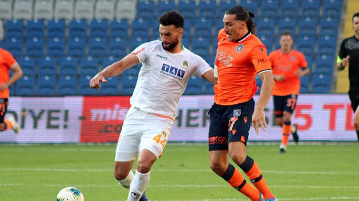 Başakşehir - Alanyaspor maçı ne zaman, saat kaçta? Başakşehir - Alanyaspor maçı ilk 11 belli mi? Başakşehir - Alanyaspor maçı CANLI