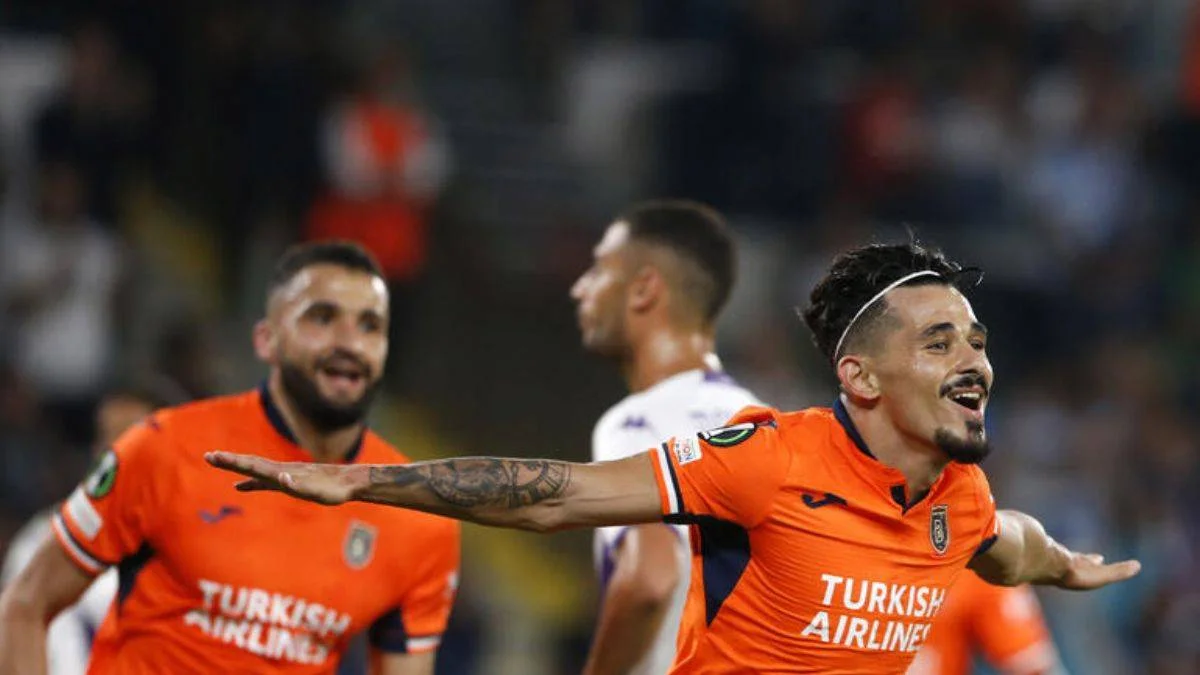 Başakşehir, Fiorentina'yı sahadan sildi: 3-0