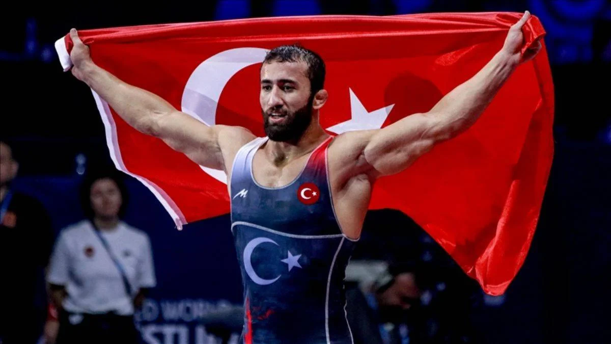 Burhan Akbudak dünya şampiyonu oldu