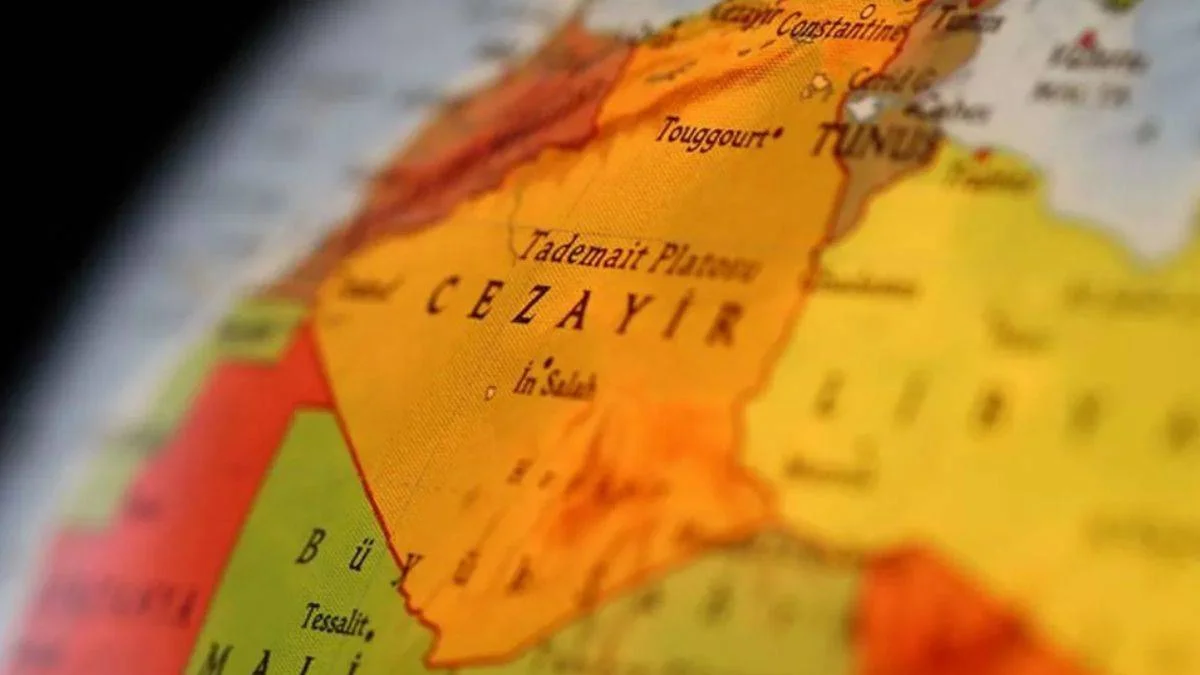 Cezayir, Arap Birliği Zirvesi için 10 ülkenin liderine davetiye gönderdi