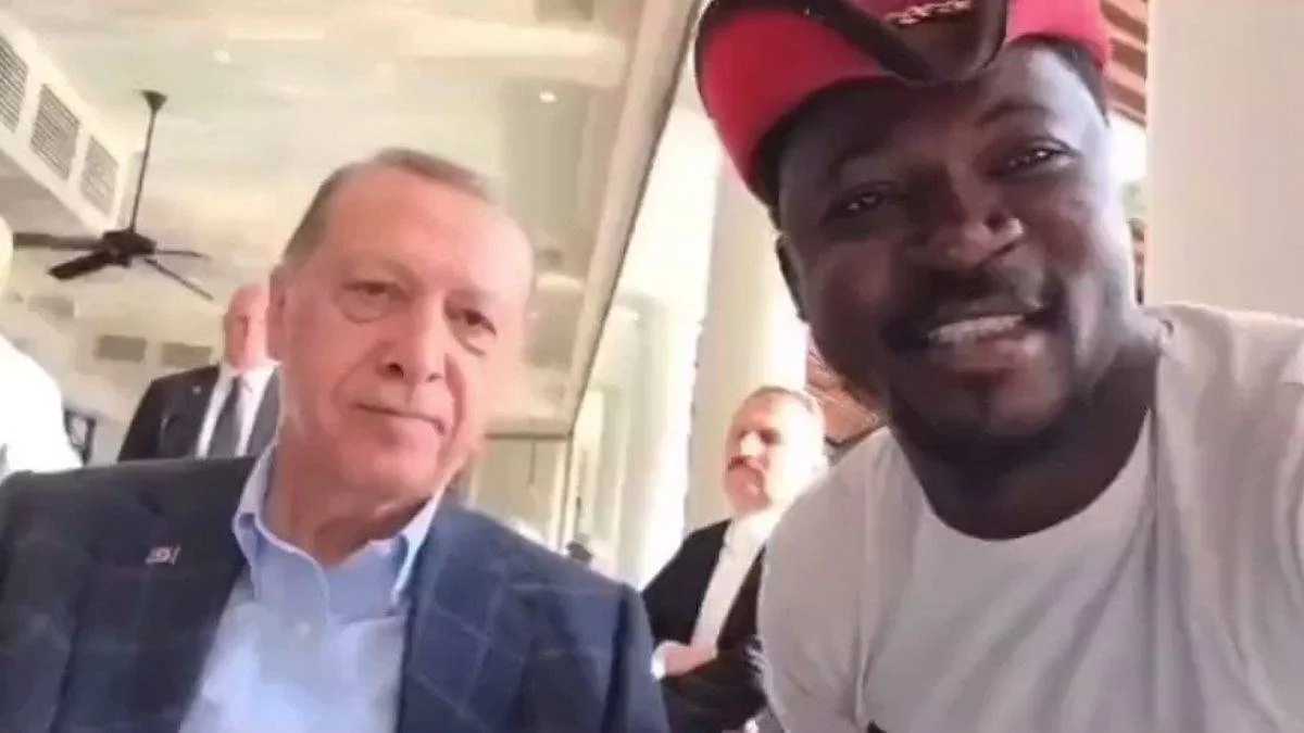Erdoğan'ı böyle tanıttı: Dünyanın en iyi başkanı