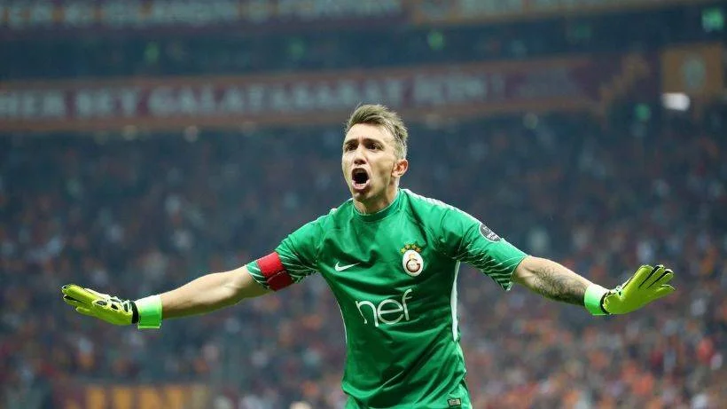 Fernando Muslera Kimdir? Fernando Muslera Futbol Kariyeri