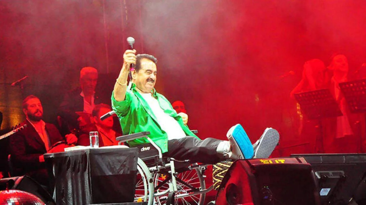 İbrahim Tatlıses Manisa'da da tekerlekli sandalyeyle konser verdi