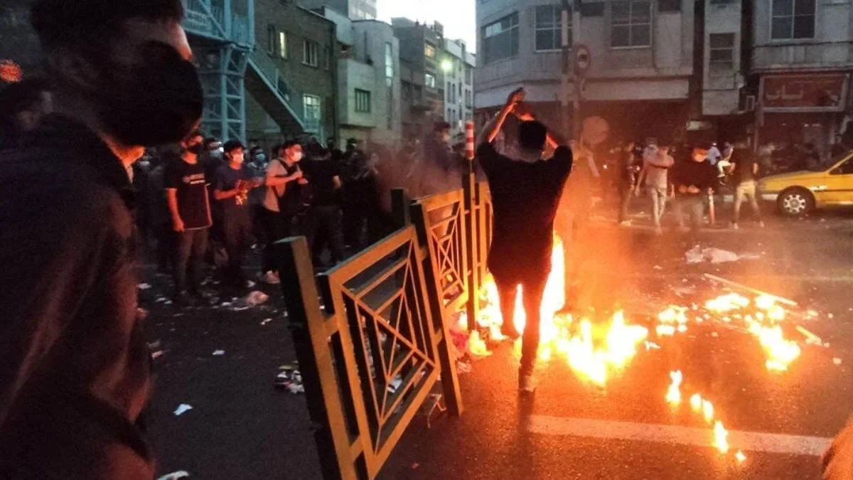 İran'da olaylar neden çıktı? İran neden karıştı? İran'da protestolar-gösterilerde kaç kişi öldü?