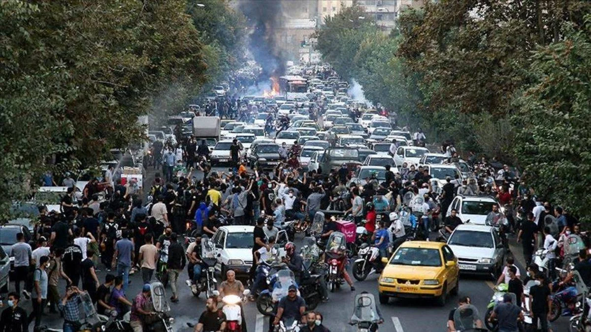 İran istihbaratı: 9 yabancıyı tutukladık