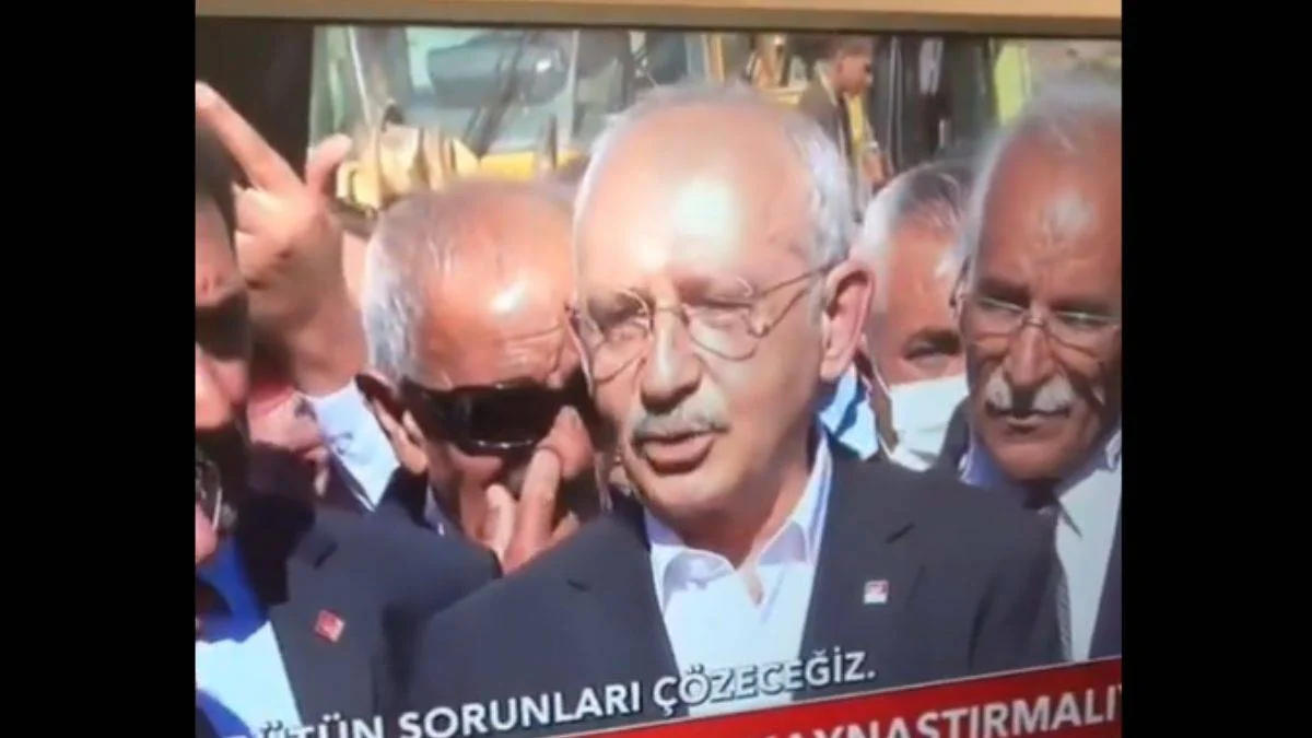 Kılıçdaroğlu'nun ensesine burnundaki pisliği sürdü