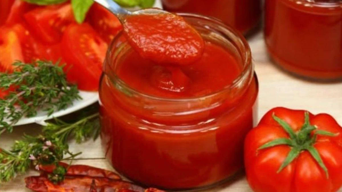 Kışlık domates sosu nasıl yapılır? Kışlık menemen tarifi | Kışlık domates hazırlığı