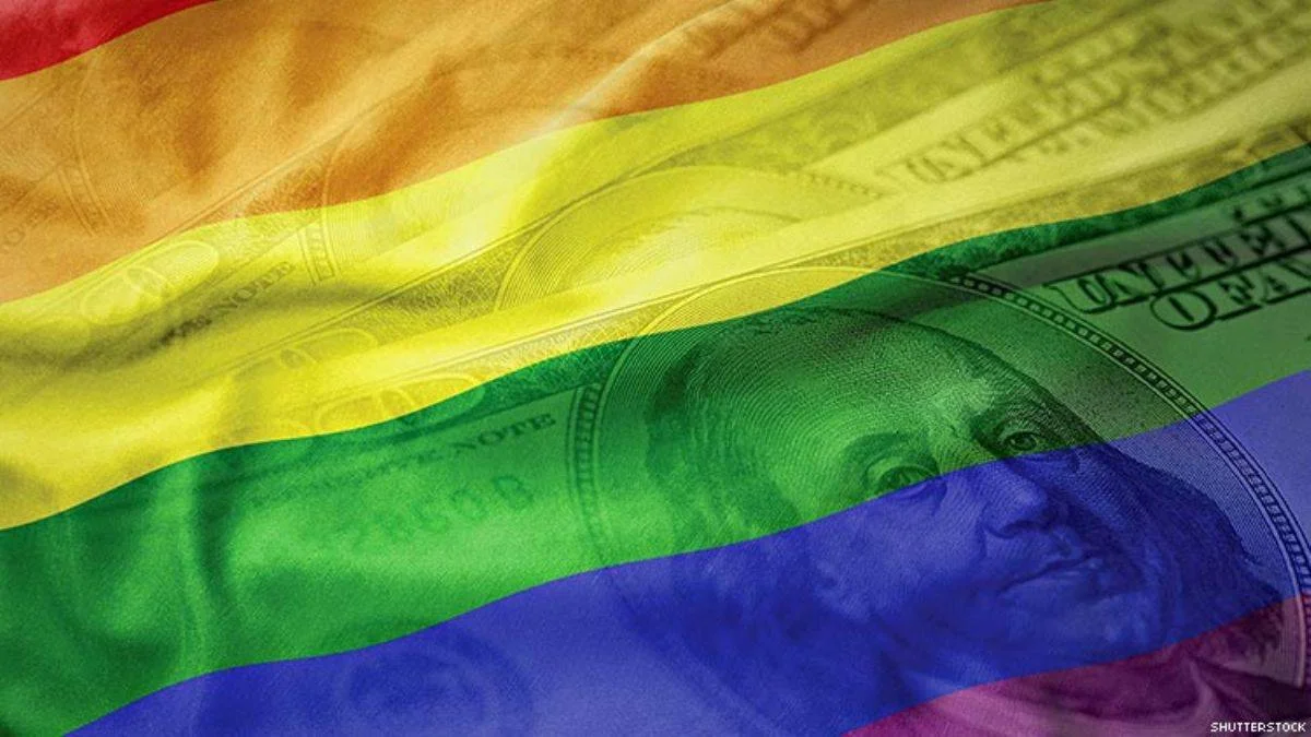 "LGBT'ye boyun eğmeyene kredi yok!"