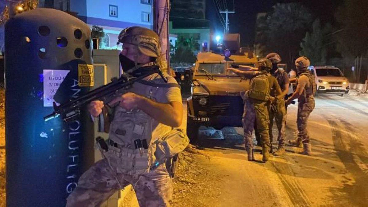 Mersin'de polisevine bombalı saldırı