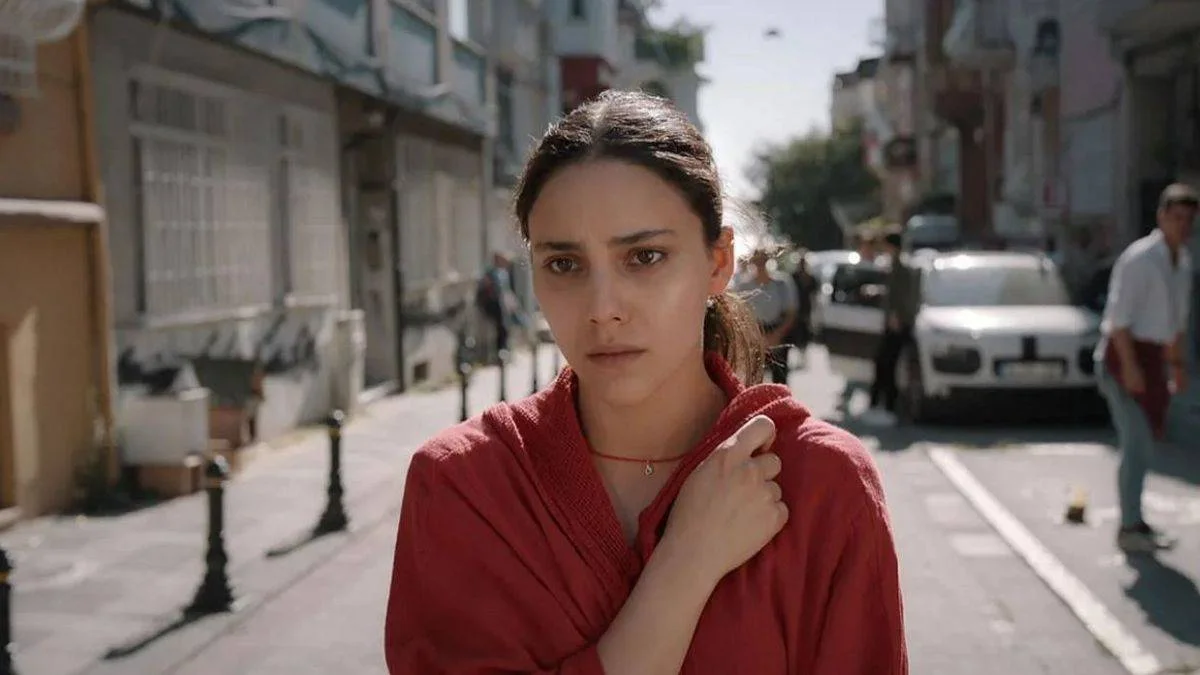 O Kız Zeynep kimdir? O Kız Zeynep (Dilin Döğer) karakteri | Dilin Döğer hayatı