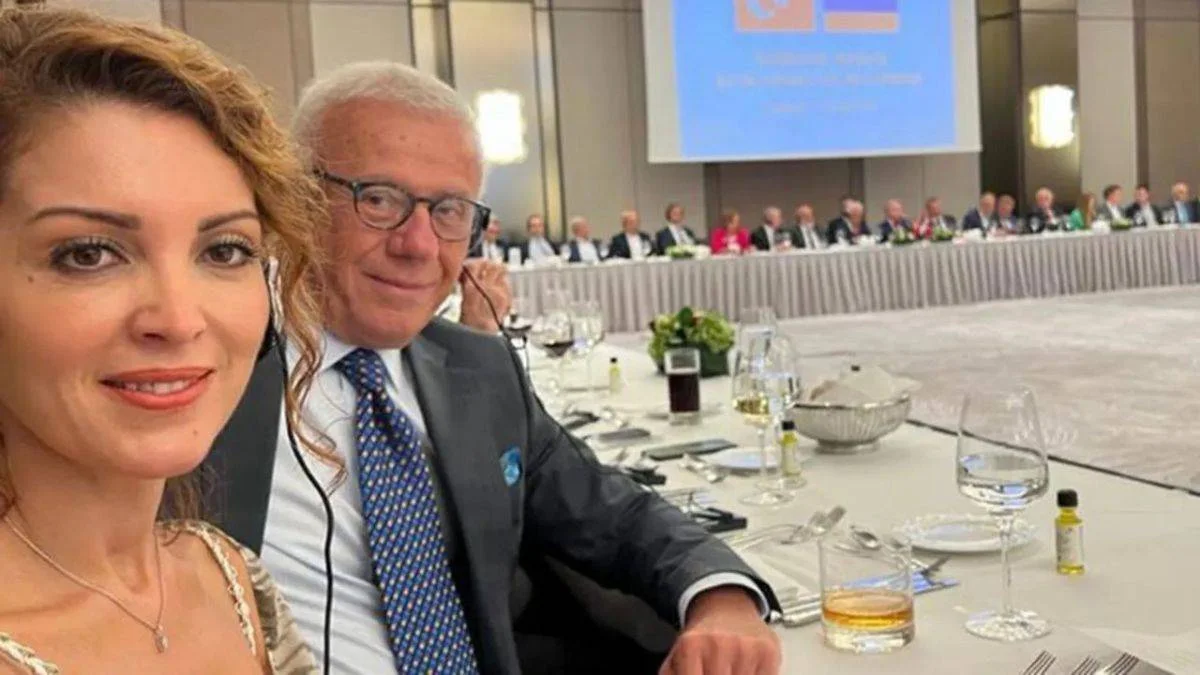 Perinçek'in yemeğinde neler yaşandı? Nagehan Alçı ve Ertuğrul Özkök, o yemeği yazdı!