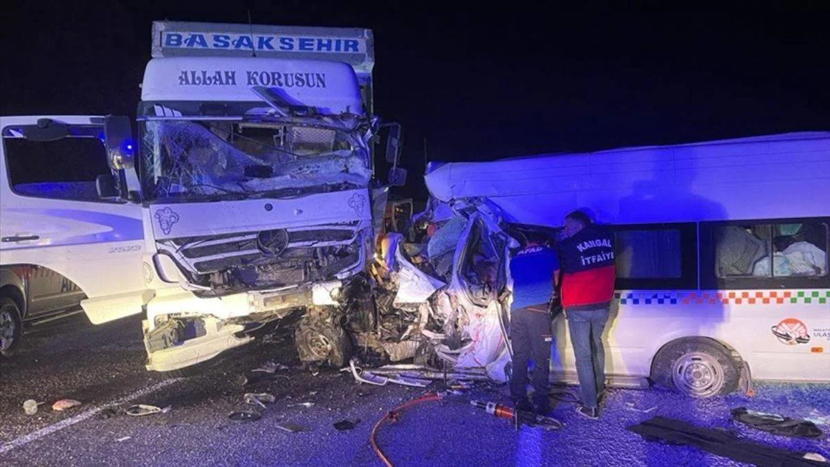 Sivas'ta feci kaza; 7 ölü, 10 ağır yaralı