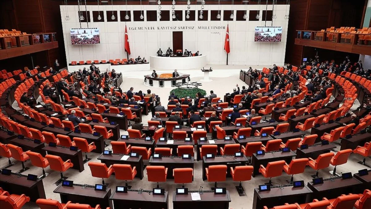 TBMM yarın mesaiye başlıyor! Meclis tarihinde bir ilk